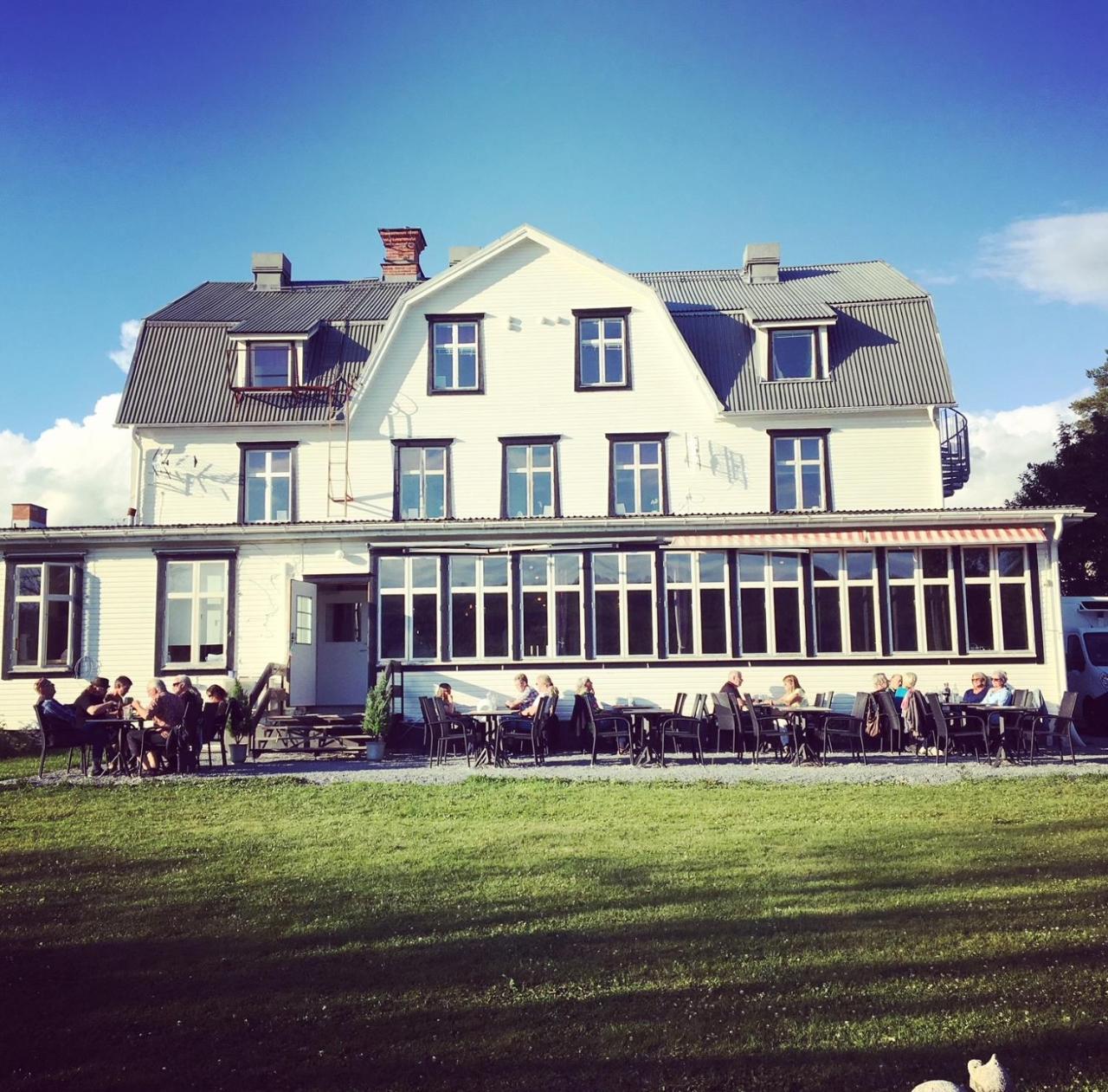 Hotell Restaurang Naemforsen Näsåker Екстериор снимка